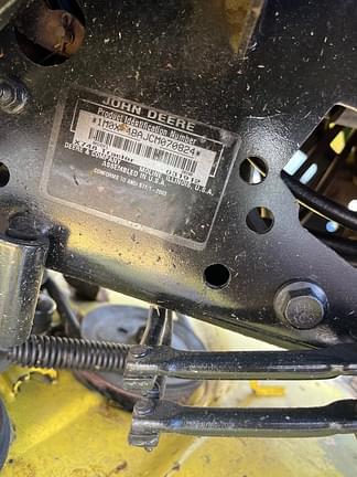 Image of John Deere X748 equipment image 3