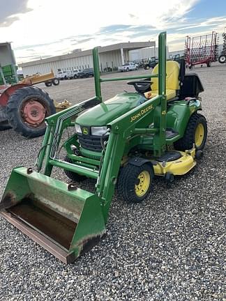 Image of John Deere X748 equipment image 3