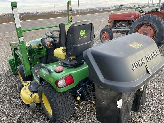 Image of John Deere X748 equipment image 4