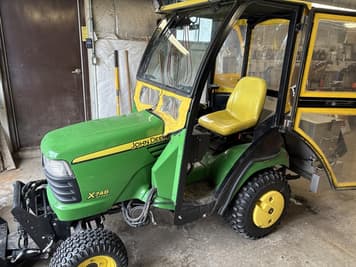 Main image John Deere X748