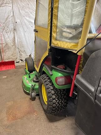 Image of John Deere X748 equipment image 3