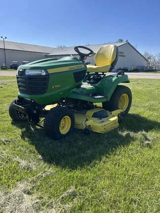 2012 John Deere X750 Equipment Image0