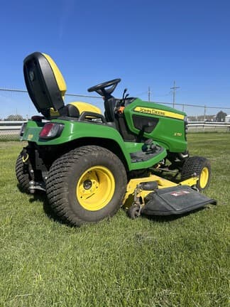 Image of John Deere X750 equipment image 4