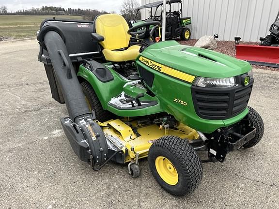 Image of John Deere X750 equipment image 1