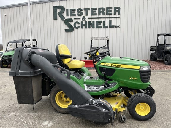 Main image John Deere X750