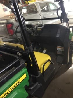 Image of John Deere XUV 550 equipment image 4