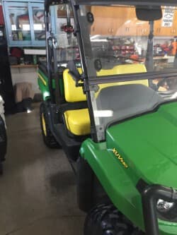 Image of John Deere XUV 550 equipment image 2