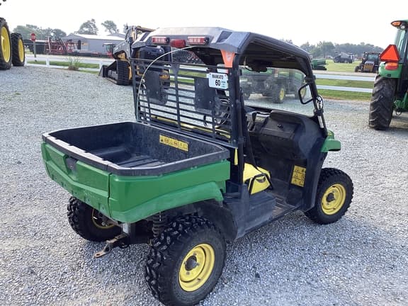 Image of John Deere XUV 550 equipment image 3