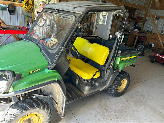 Image of John Deere Gator XUV 550 equipment image 2