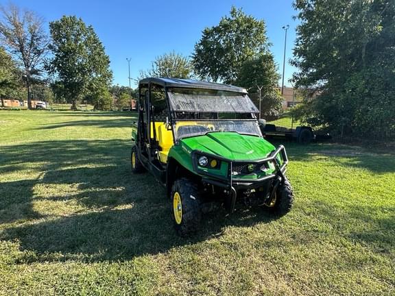 Image of John Deere XUV 550 S4 equipment image 1