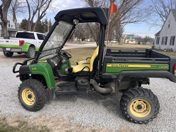 Image of John Deere XUV 625i equipment image 4