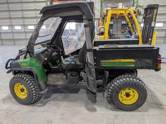Image of John Deere Gator XUV 825i equipment image 1
