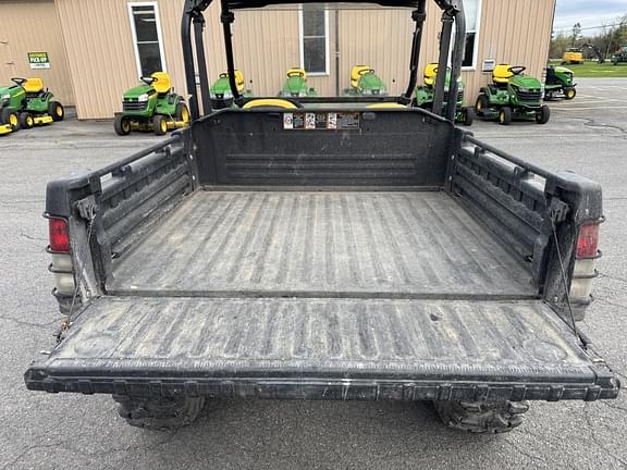 Image of John Deere Gator XUV 825i equipment image 4