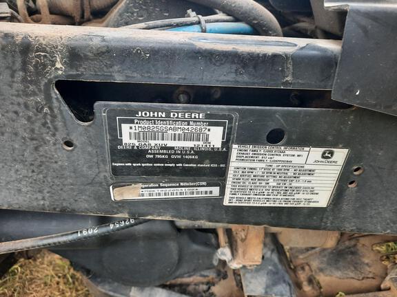 Image of John Deere Gator XUV 825i equipment image 4
