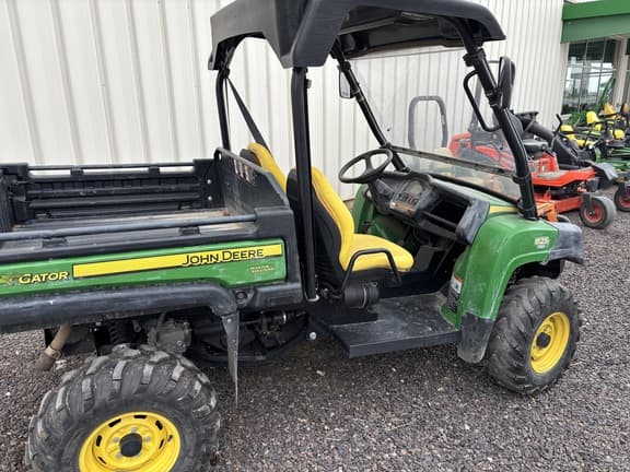 Image of John Deere Gator XUV 825i equipment image 2