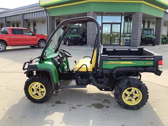 Image of John Deere Gator XUV 825i equipment image 1