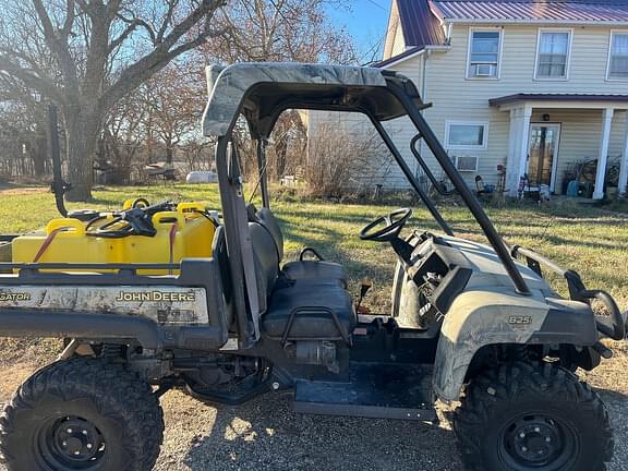 Image of John Deere Gator XUV 825i equipment image 1