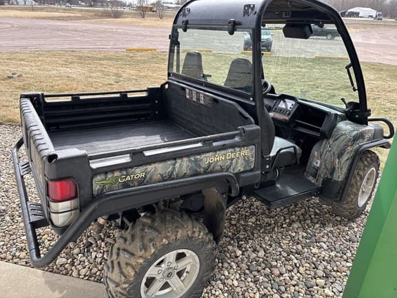 Image of John Deere Gator XUV 825i equipment image 2