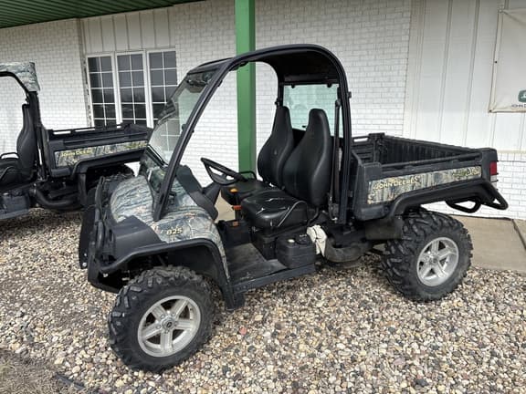 Image of John Deere Gator XUV 825i equipment image 1