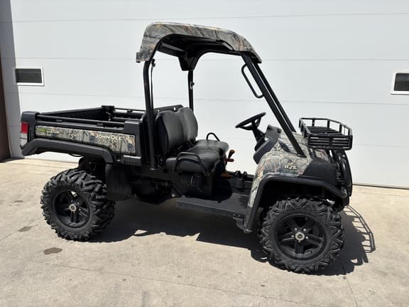 Image of John Deere Gator XUV 825i equipment image 2