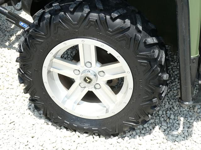 Image of John Deere Gator XUV 825i equipment image 4