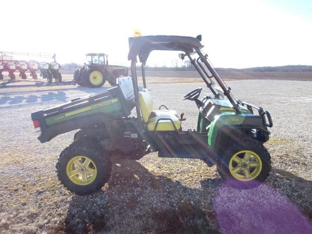 Image of John Deere Gator XUV 825i equipment image 3