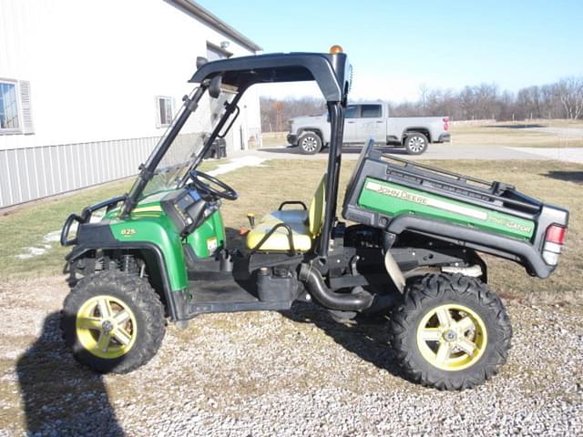 Image of John Deere Gator XUV 825i equipment image 1