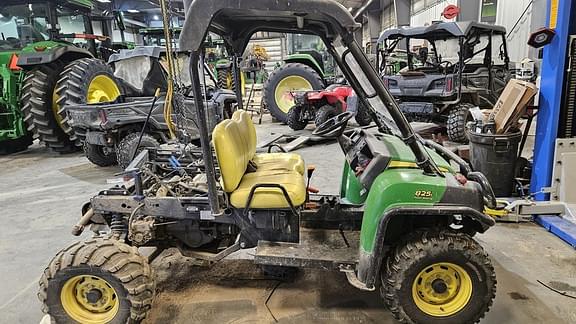 Image of John Deere Gator XUV 825i equipment image 1