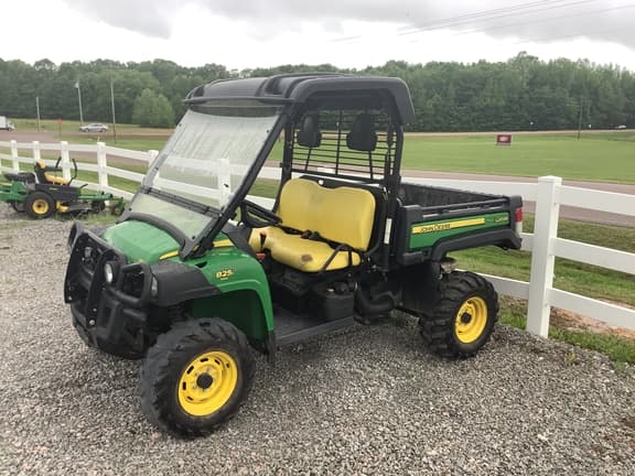 Image of John Deere Gator XUV 825i equipment image 4