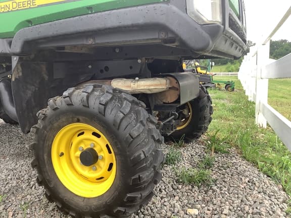 Image of John Deere Gator XUV 825i equipment image 1
