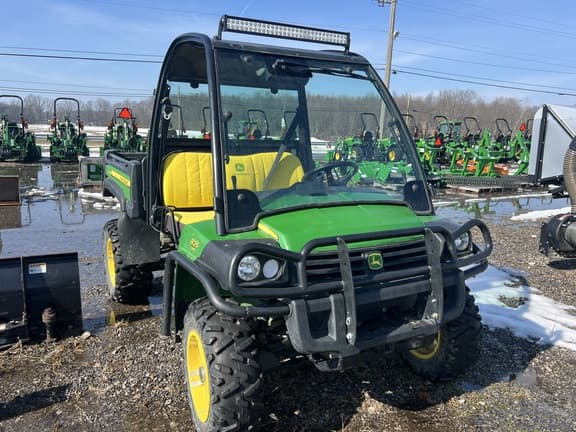 Image of John Deere Gator XUV 825i equipment image 1