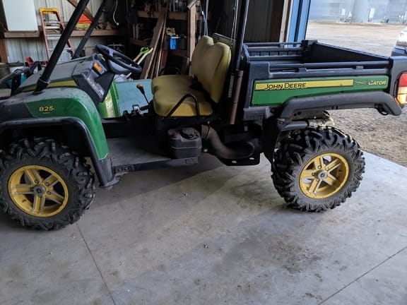 Main image John Deere Gator XUV 825i