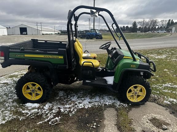 Image of John Deere Gator XUV 825i equipment image 4