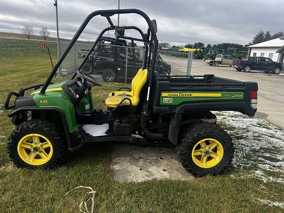 Image of John Deere Gator XUV 825i equipment image 1