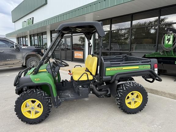 Image of John Deere Gator XUV 825i equipment image 2