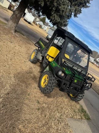 Image of John Deere Gator XUV 825i equipment image 1