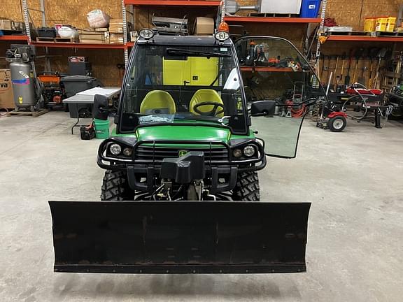 Image of John Deere Gator XUV 825i equipment image 1