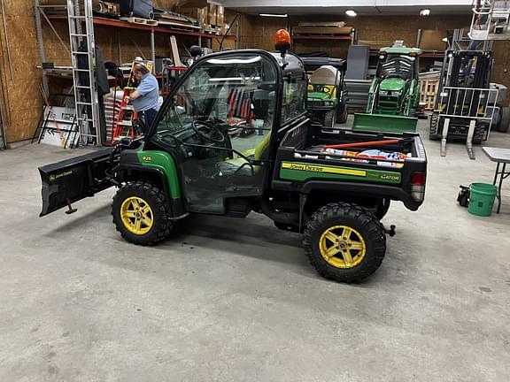 Image of John Deere Gator XUV 825i equipment image 2