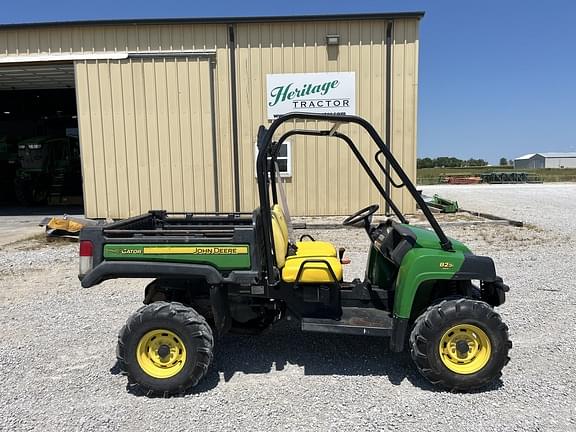 Image of John Deere Gator XUV 825i equipment image 1