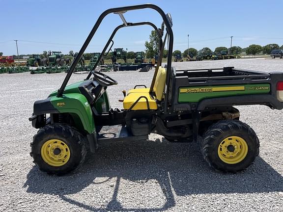 Image of John Deere Gator XUV 825i equipment image 4