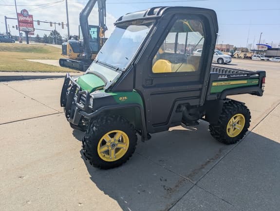 Image of John Deere Gator XUV 825i equipment image 2