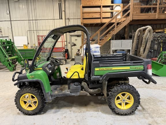 Image of John Deere Gator XUV 825i equipment image 4