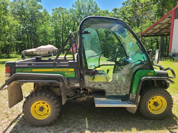 Image of John Deere Gator XUV 825i equipment image 1