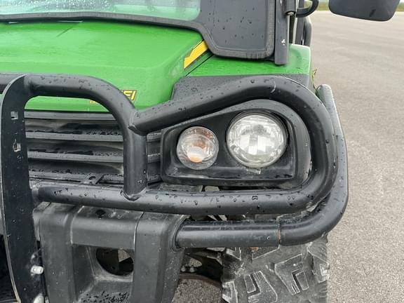 Image of John Deere Gator XUV 825i equipment image 4