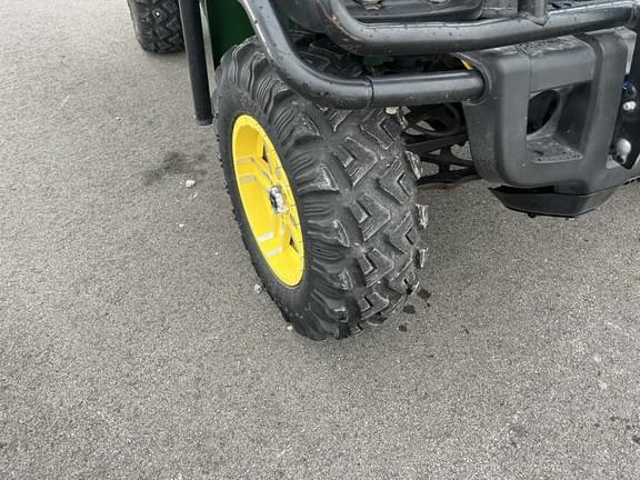Image of John Deere Gator XUV 825i equipment image 3