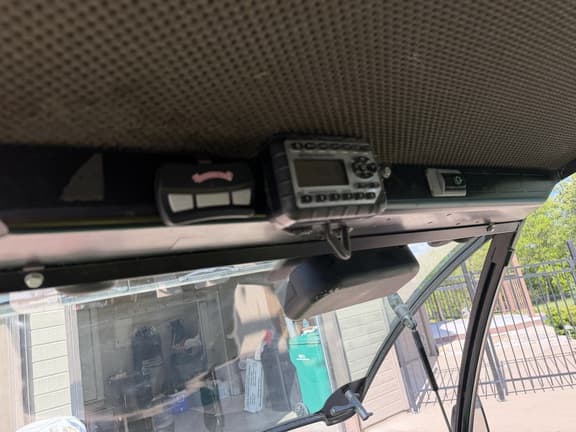 Image of John Deere Gator XUV 825i equipment image 1
