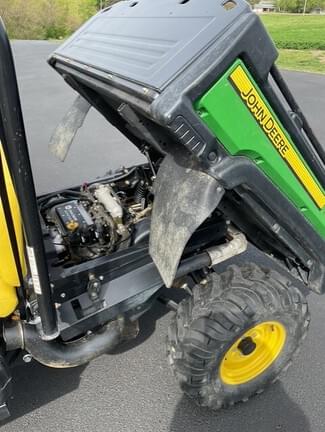 Image of John Deere Gator XUV 825i equipment image 4