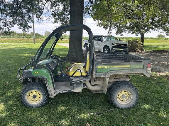 Image of John Deere Gator XUV 825i equipment image 1