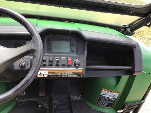 Image of John Deere Gator XUV 825i equipment image 4