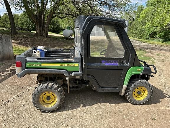 Image of John Deere Gator XUV 825i equipment image 1